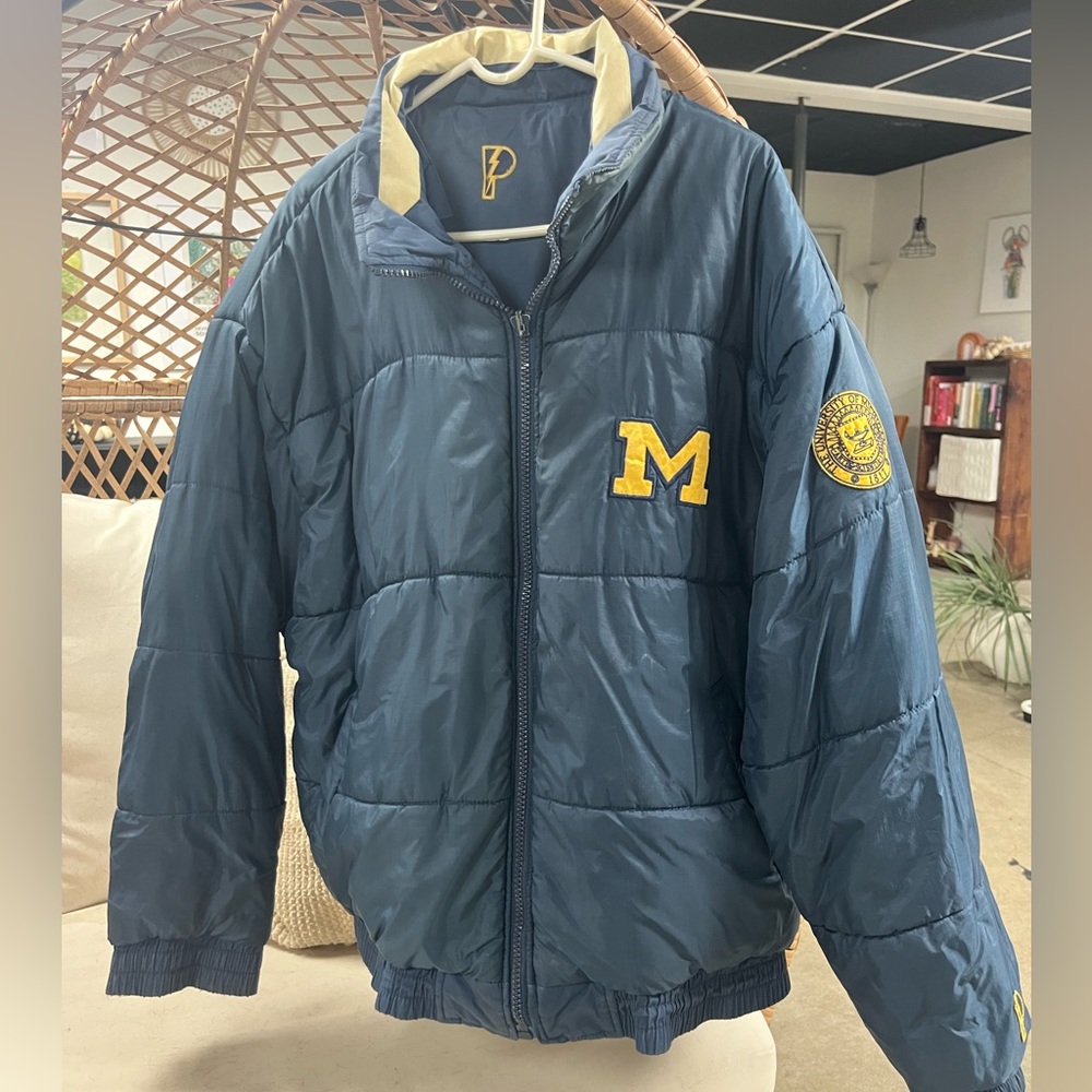 Michigan Wolverines Vintage Pro Player reversible Jacket  size XL